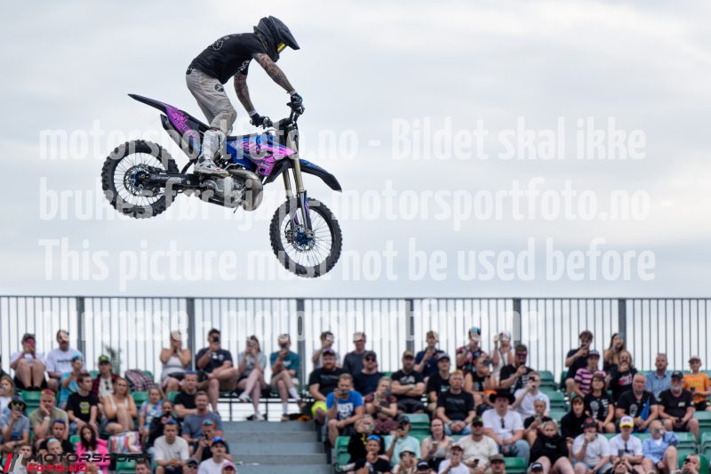 20250712-185354-DSC7250