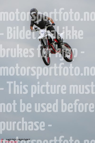 20250712-185402-DSC_5220