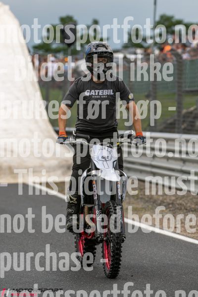 20250712-185406-DSC_5303