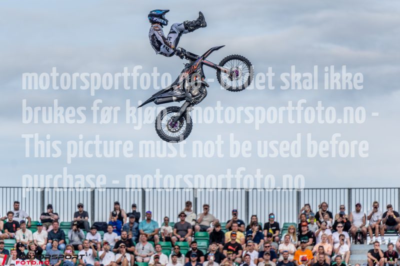 20250712-190729-DSC7612