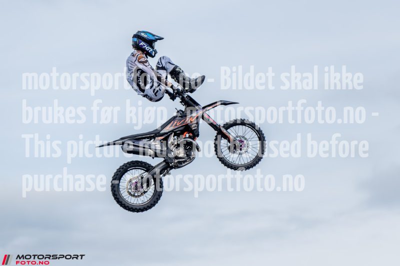 20250712-190730-DSC7619