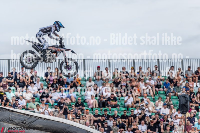 20250712-190731-DSC7625