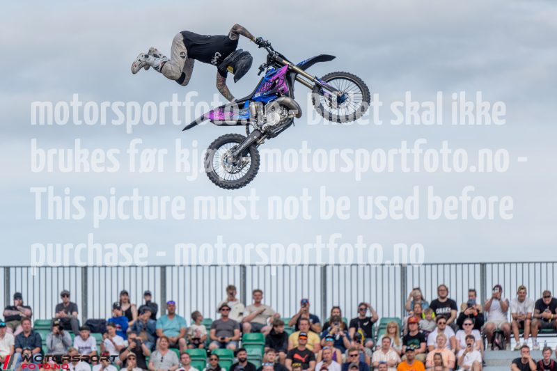 20250712-190756-DSC7633