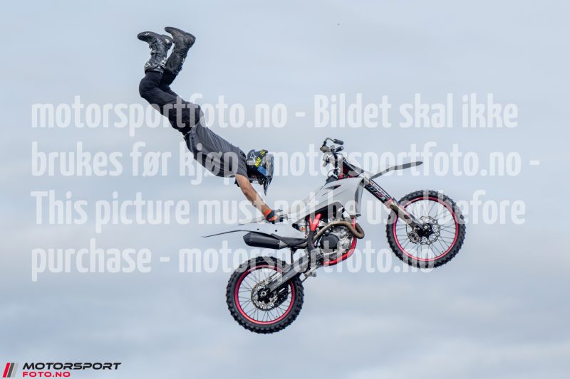 20250712-190805-DSC7657