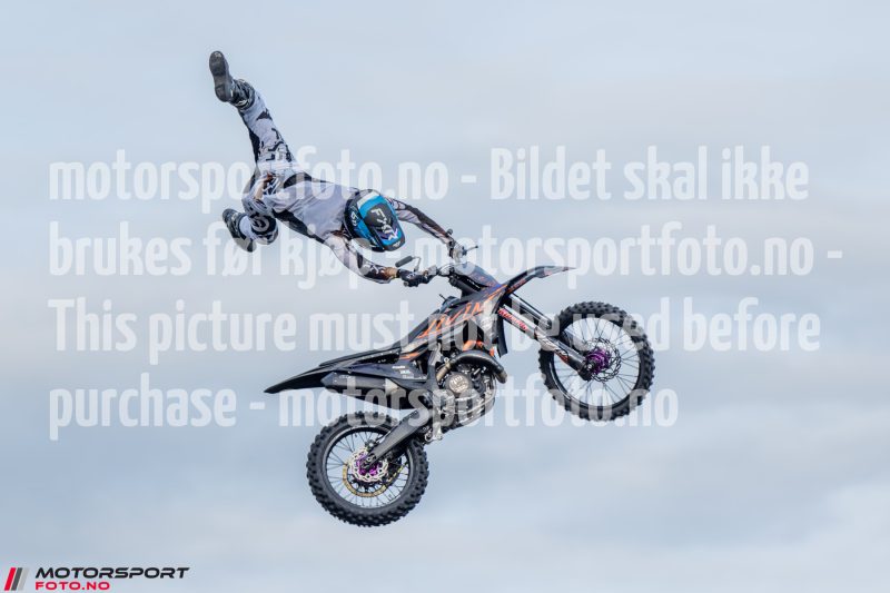 20250712-190828-DSC7675