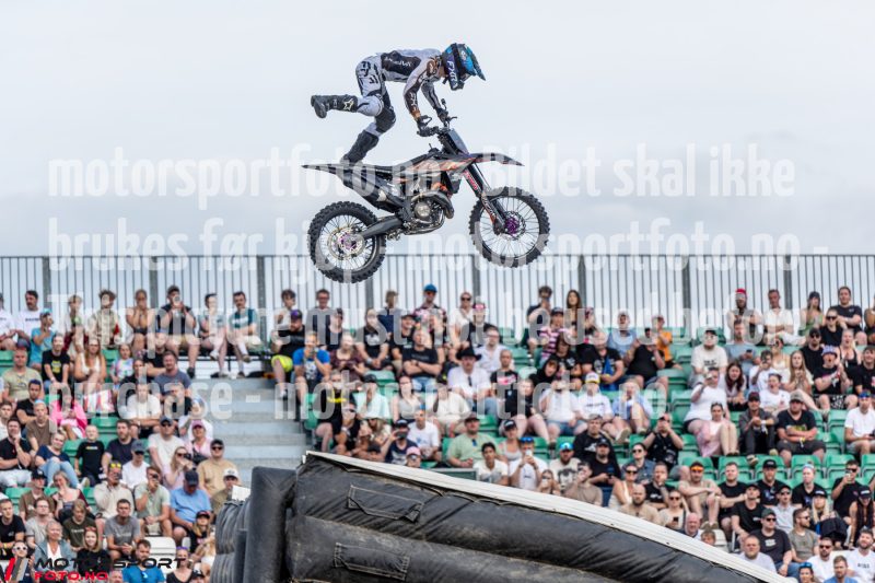 20250712-190829-DSC7684