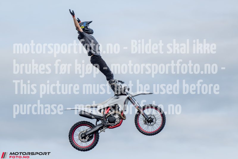 20250712-190858-DSC7716