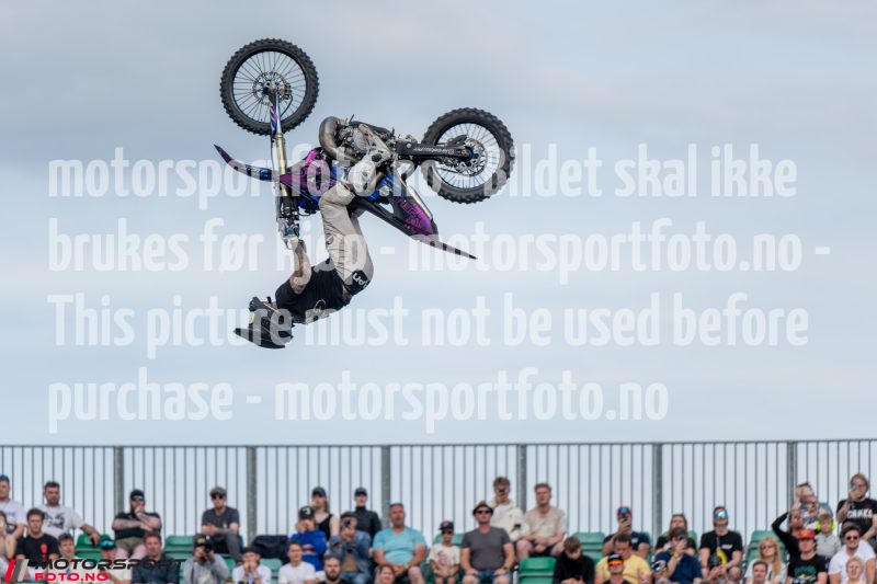 20250712-191012-DSC7750