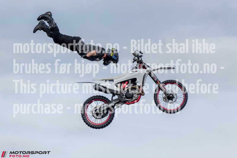 20250712-191025-DSC7776