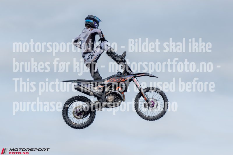 20250712-191036-DSC7796