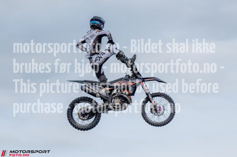 20250712-191036-DSC7798