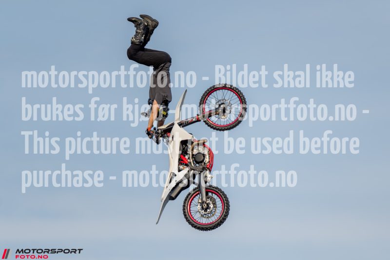 20250712-191450-DSC7929